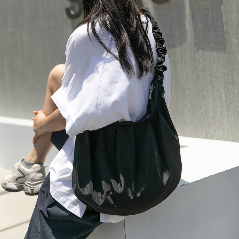 ナイロンショルダーバッグ ｜OUAT風 トートバック 大きめ 肩掛けバック  