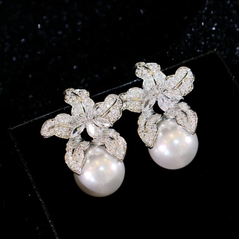 一粒パールのラインストーンフラワーピアス D0381