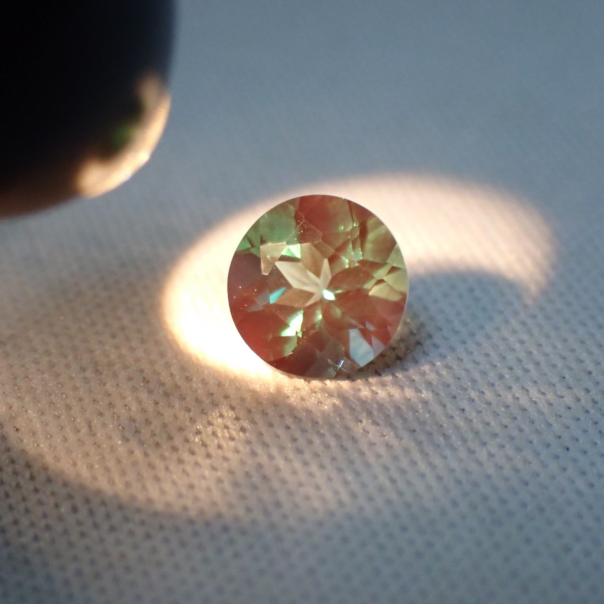 燃え上がるようなカラー『天然アンデシン』1.92ct コンゴ産 ルース  