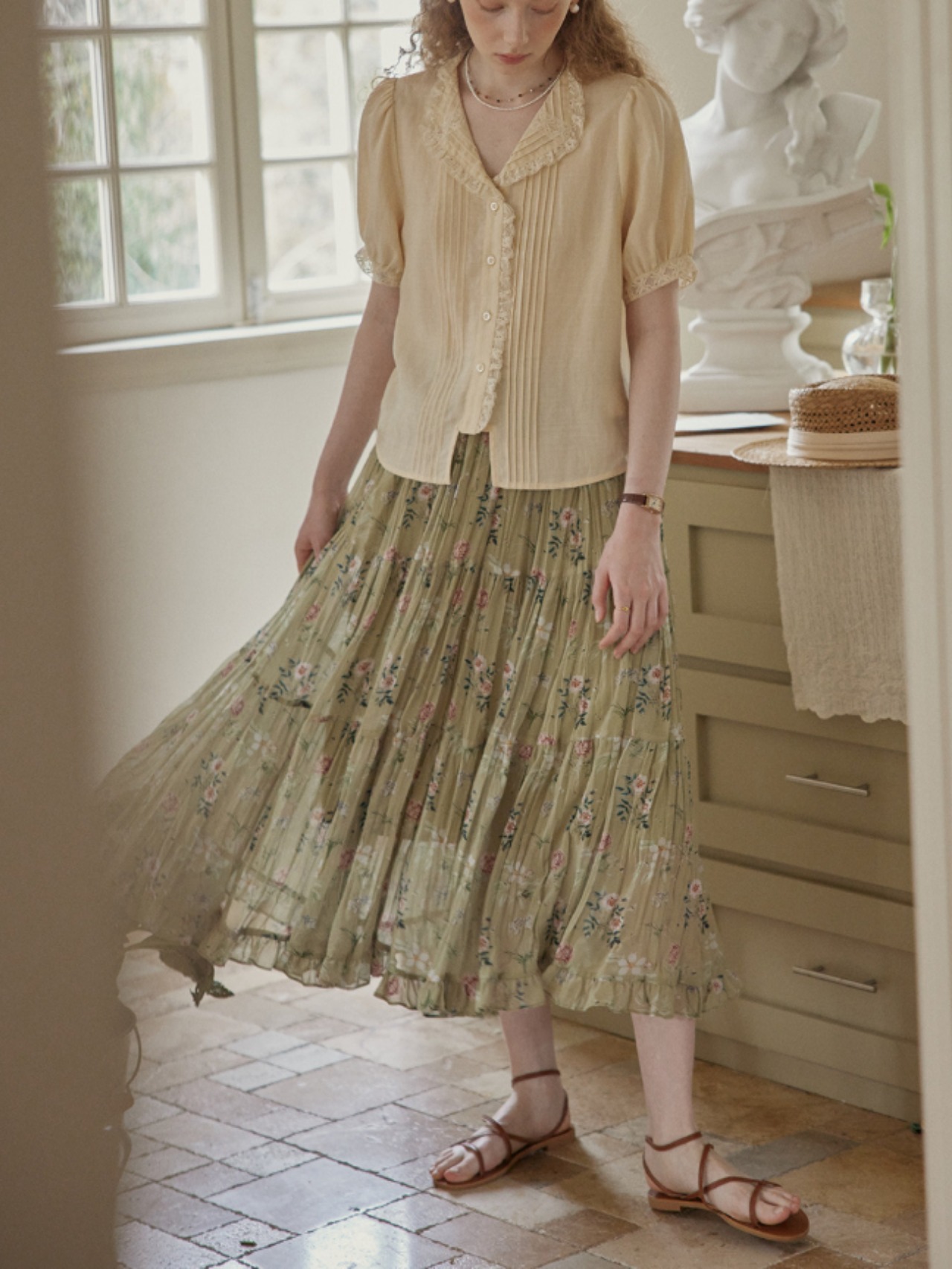Lueur Pintuck Frill Blouse F0688