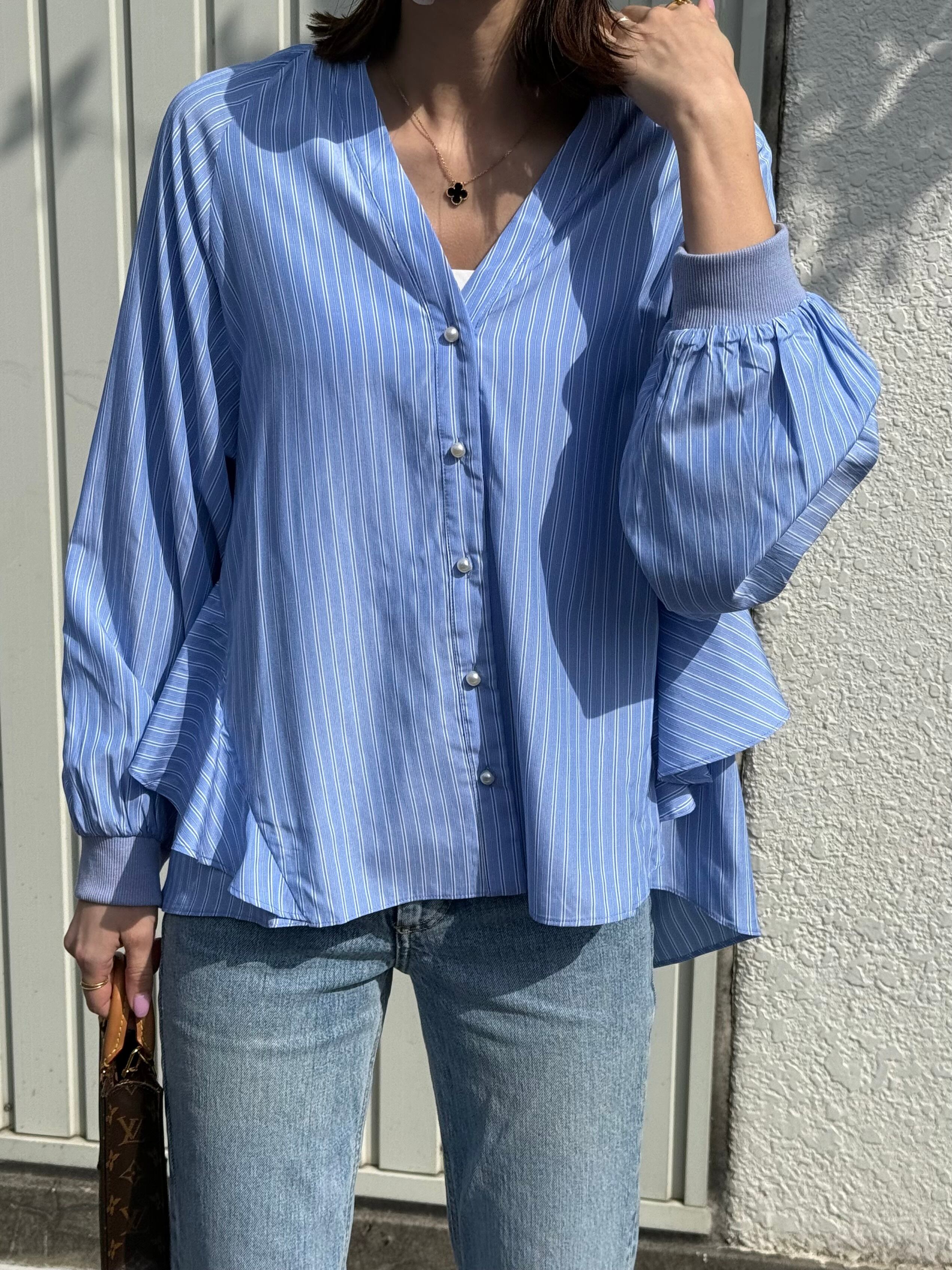 ◆即納◆スキッパーパールボタンフリルブラウス(ご注文から1-4営業日でお届け)【ネコポス対応】