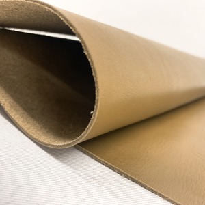 牛革　おうどいろ【約27ds / 約1.6mm厚】L11F-025