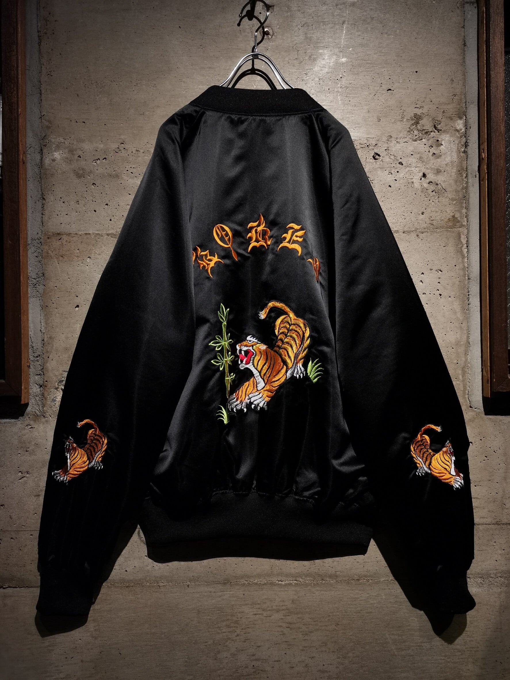 Caka】Tiger Embroidery Vintage Loose Korean Jacket | Caka(カカ 