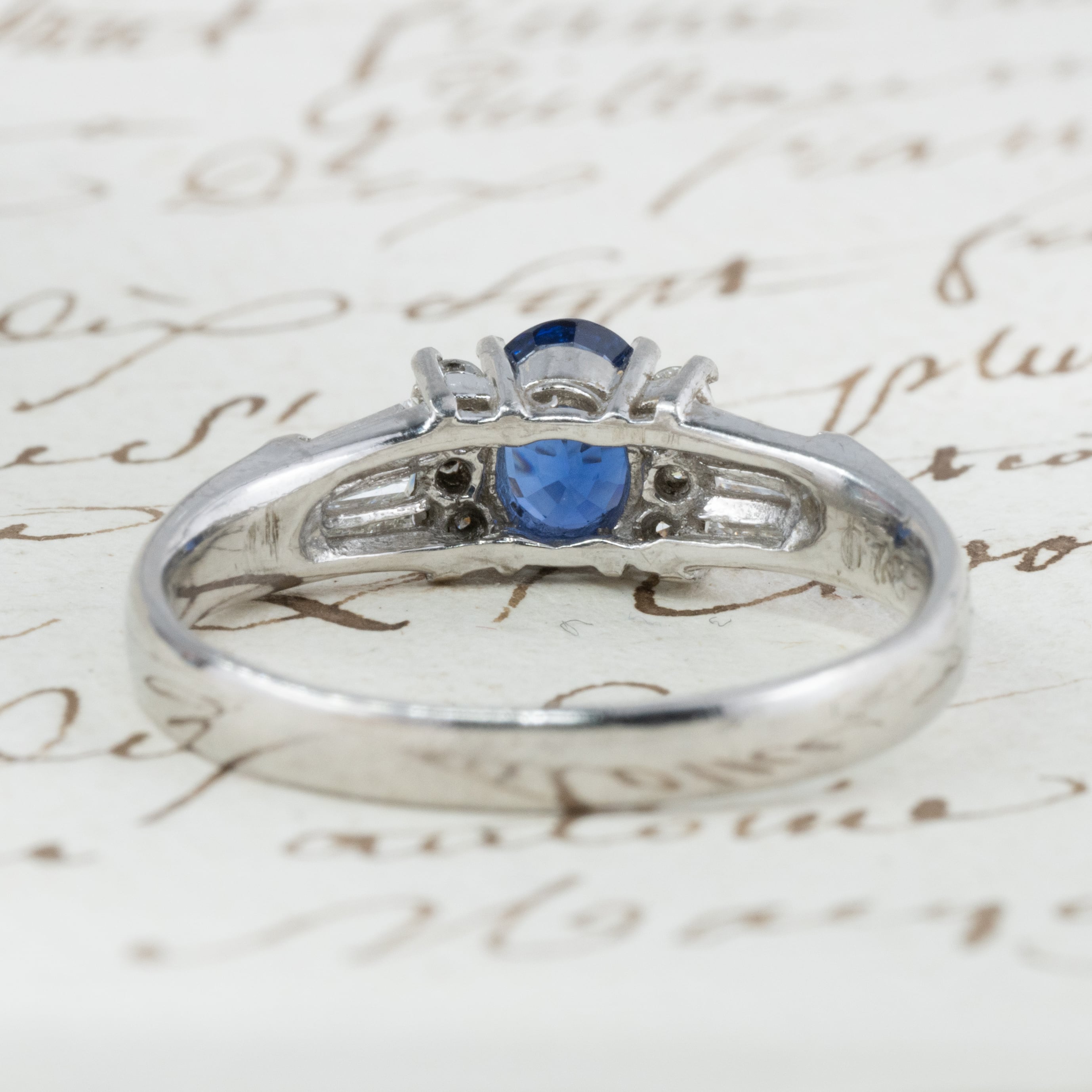 日本の作品】昭和レトロ デザイン ヴィンテージ リング Pt900  