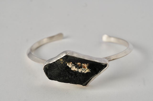 White Buffalo Bangle "鳥の月影"
