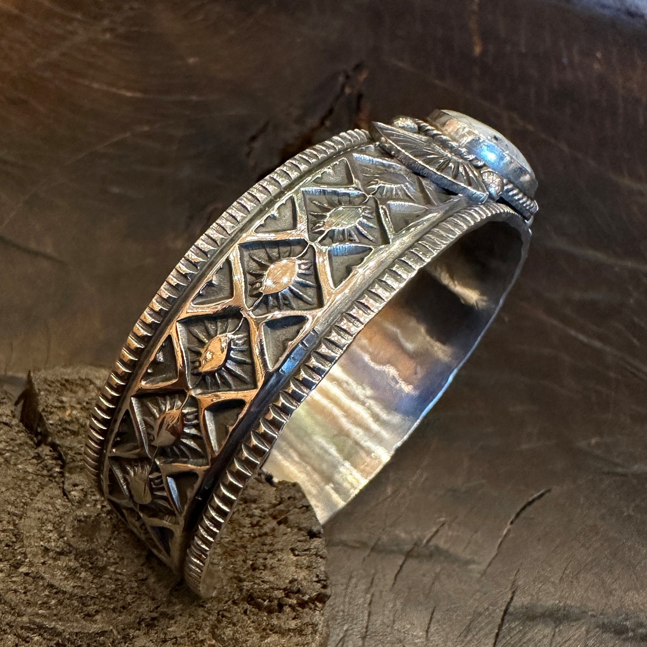 アンディーキャドマン(AndyCadman) ホワイトバッファローバングル - 3