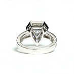 シールドカット ダイヤモンドリング pt900 / 3.55ct
