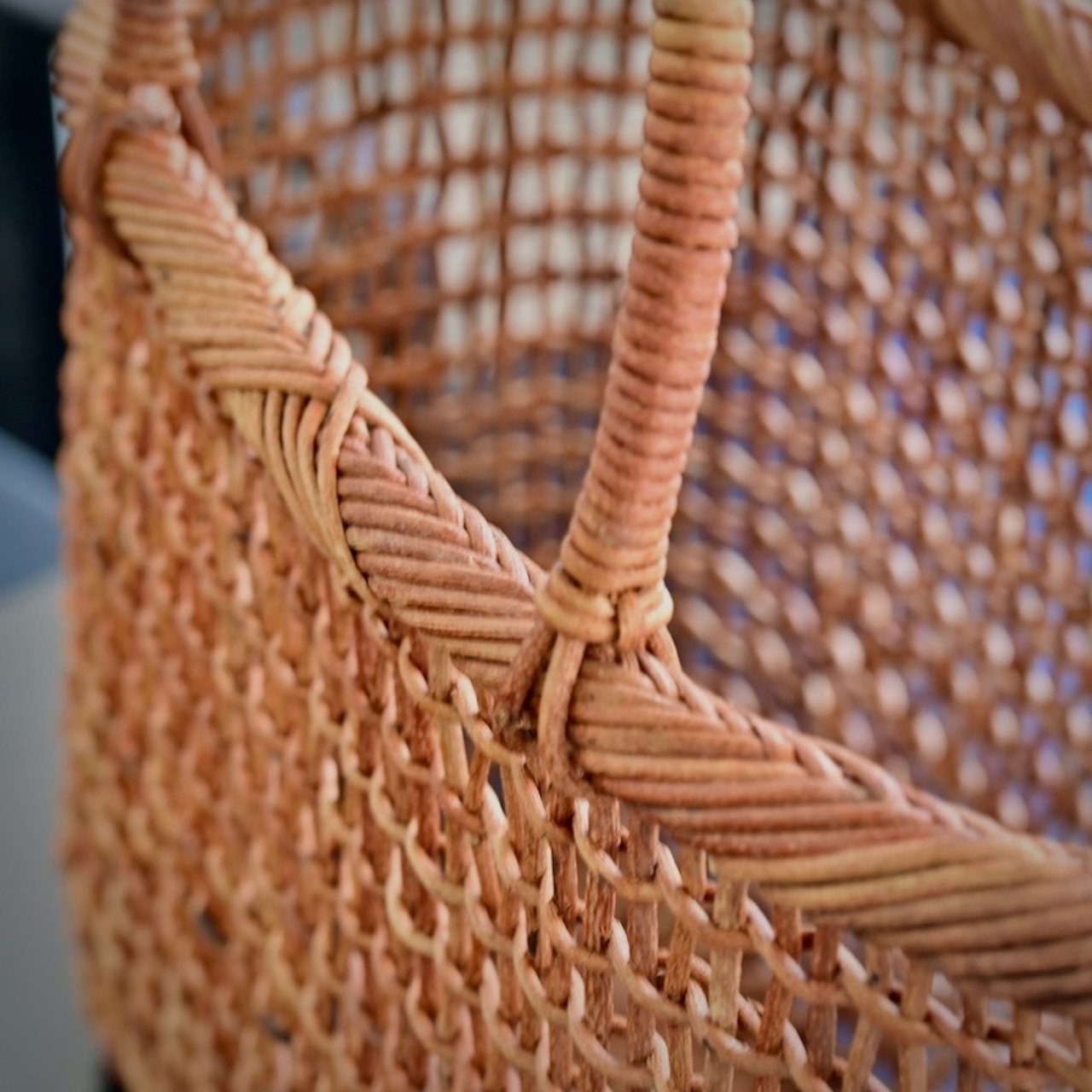 宮本工芸 あけび蔓 細目こだし編みロータイプ Miyamoto Craft Akebi Vine Basket – Fine Kodashi (S)