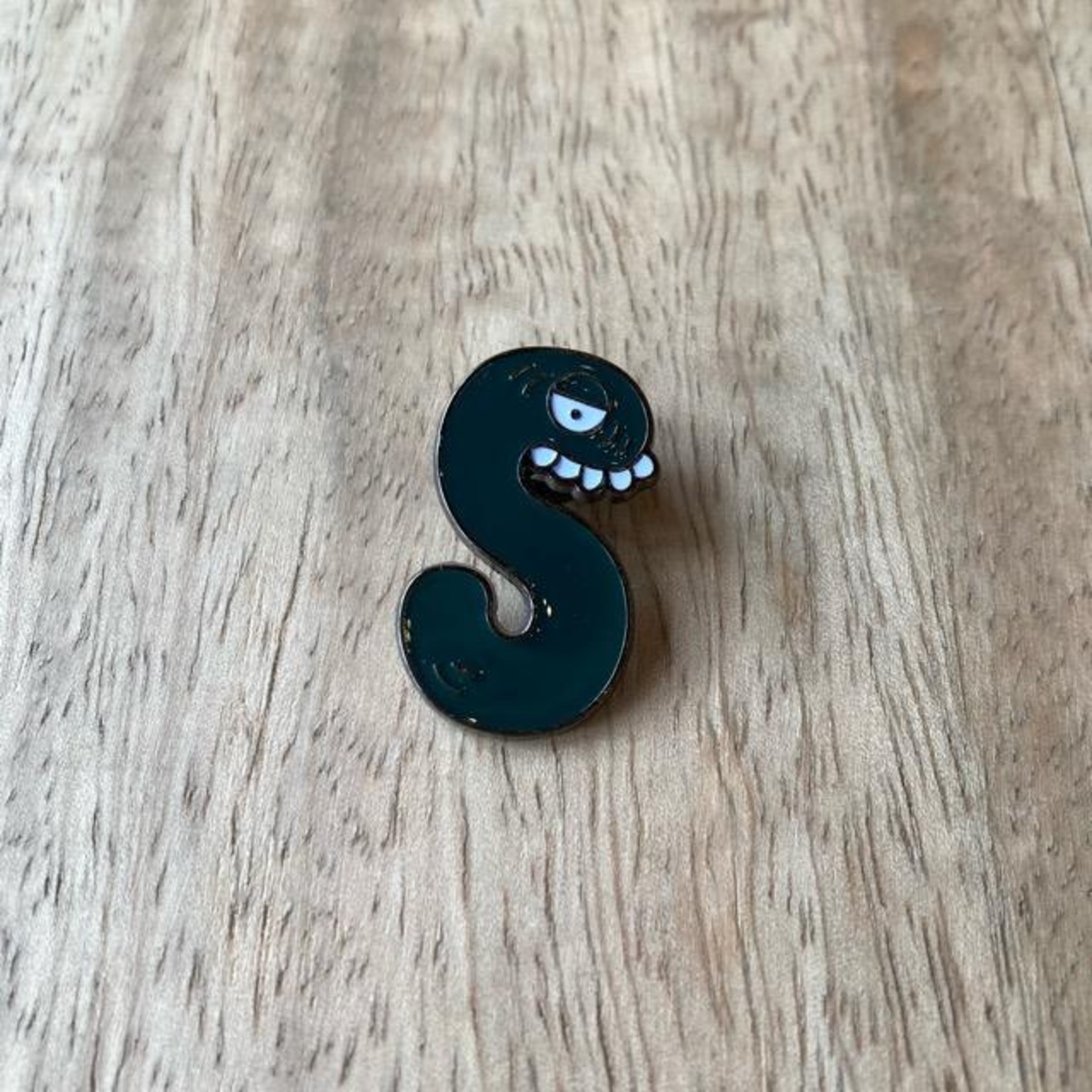 TOPANGA Jewelry ピンブローチ ポップアルファベット 全13種 ABC ファッションアイテム ジュエリー プレゼント 小物 アクセサリー プチギフト