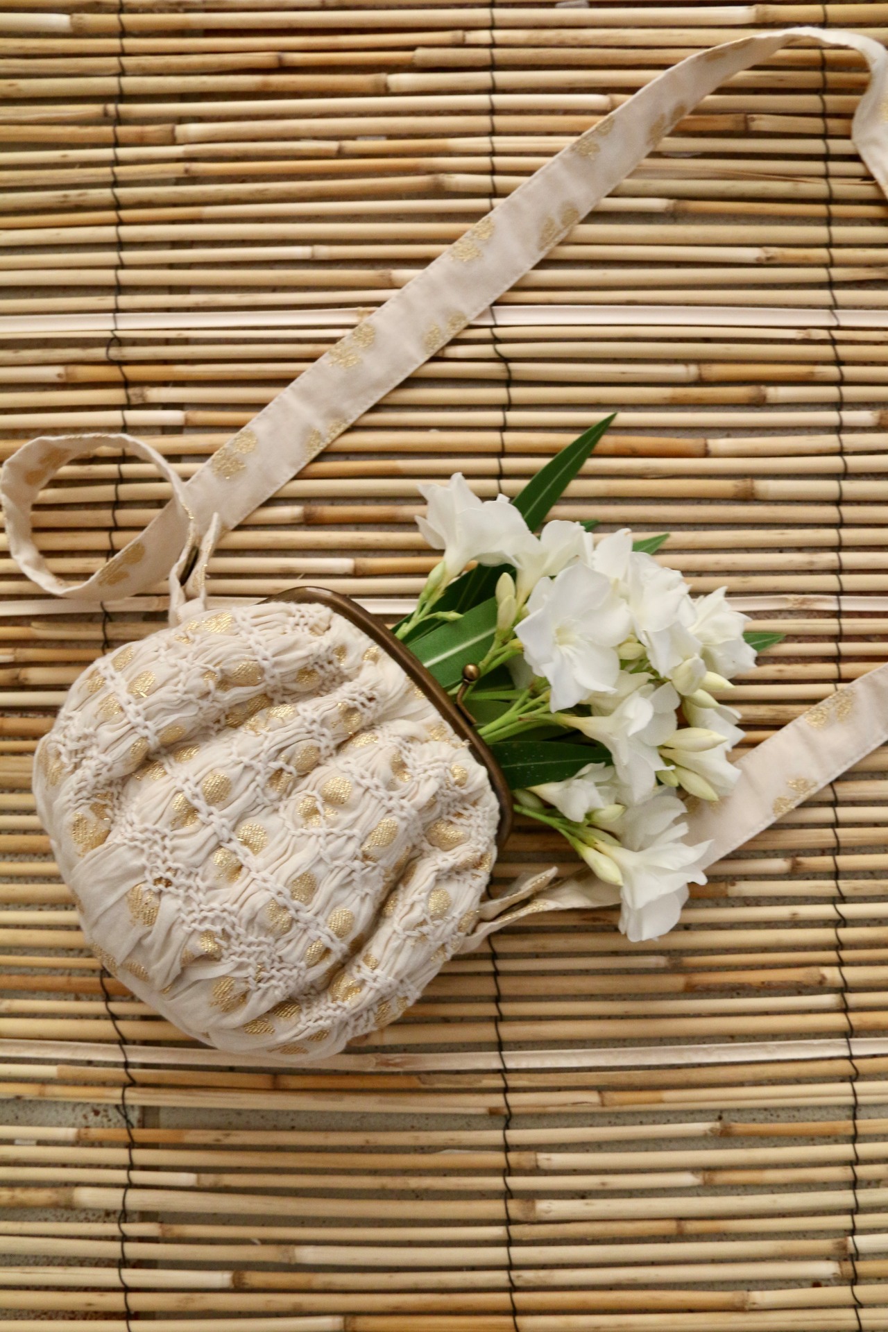 Wallet Bag Flowers lurex ecru Chanderi/ Bonjour Diary