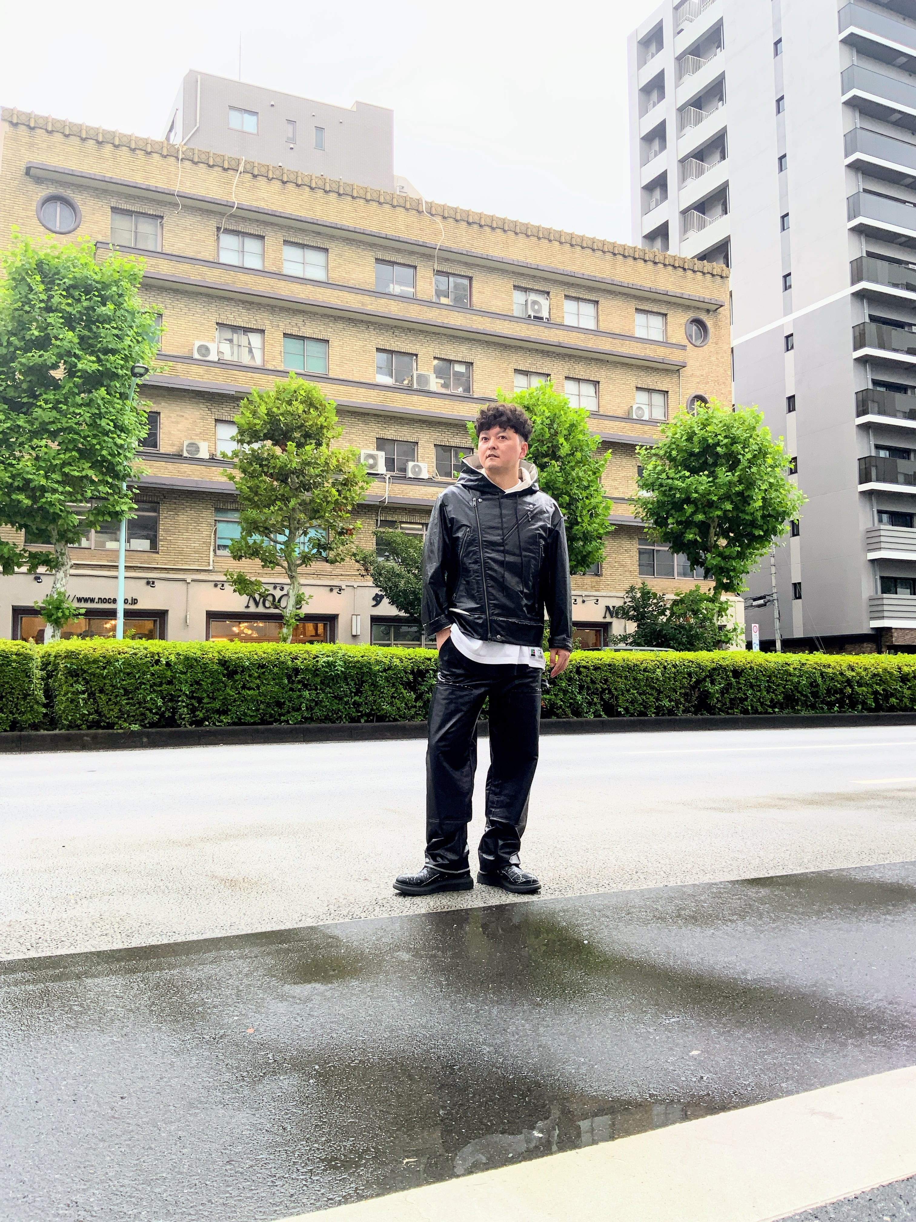 Leather like knee パンツ