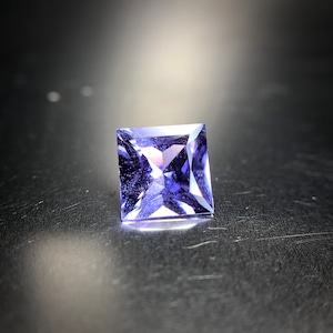 繊細に溶け合う紫青 0.84ct 天然 パープリッシュブルーサファイア