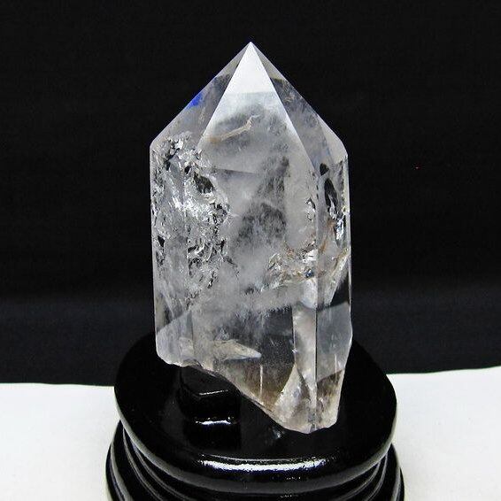 水晶 六角柱 虹入り 水晶 ポイント 台座付属 置物 原石 一点物 152-4507
