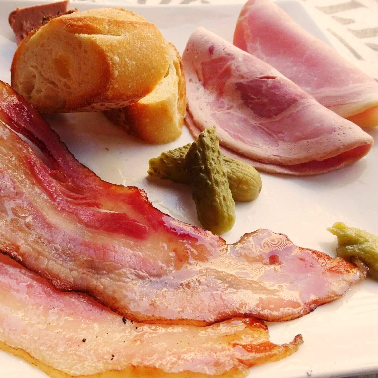 11月29日製造分】覚王山ベーコン1kg | Metzgerei Inoue