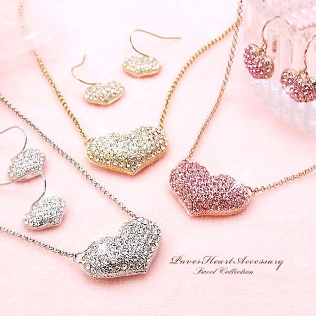 cuteなぷっくりパヴェハート ピアス キラキラハートアクセ
