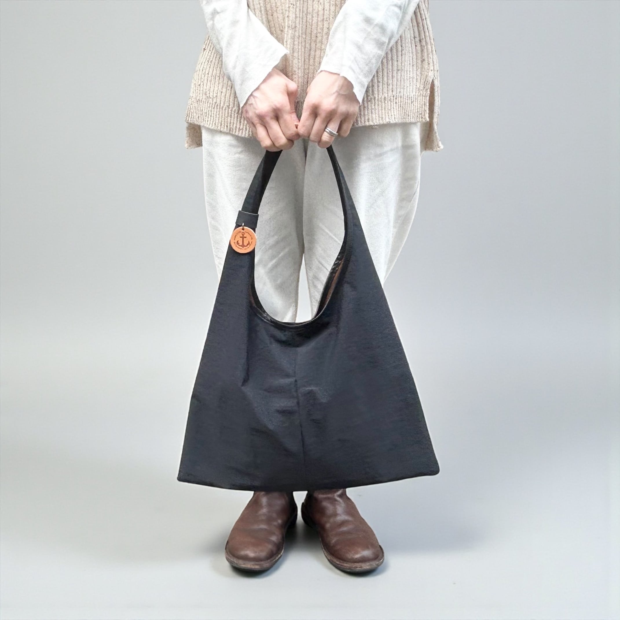 受注製作 オオカミ少年:ブラック(KONBU 撥水加工ナイロン素材ワンショルダーバッグ)