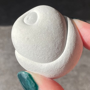 Menilite メニライト|天然石　パワーストーン　鉱物　gem stone