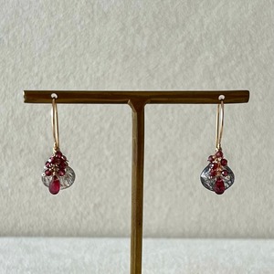 ガーネットのマロンカットピアス