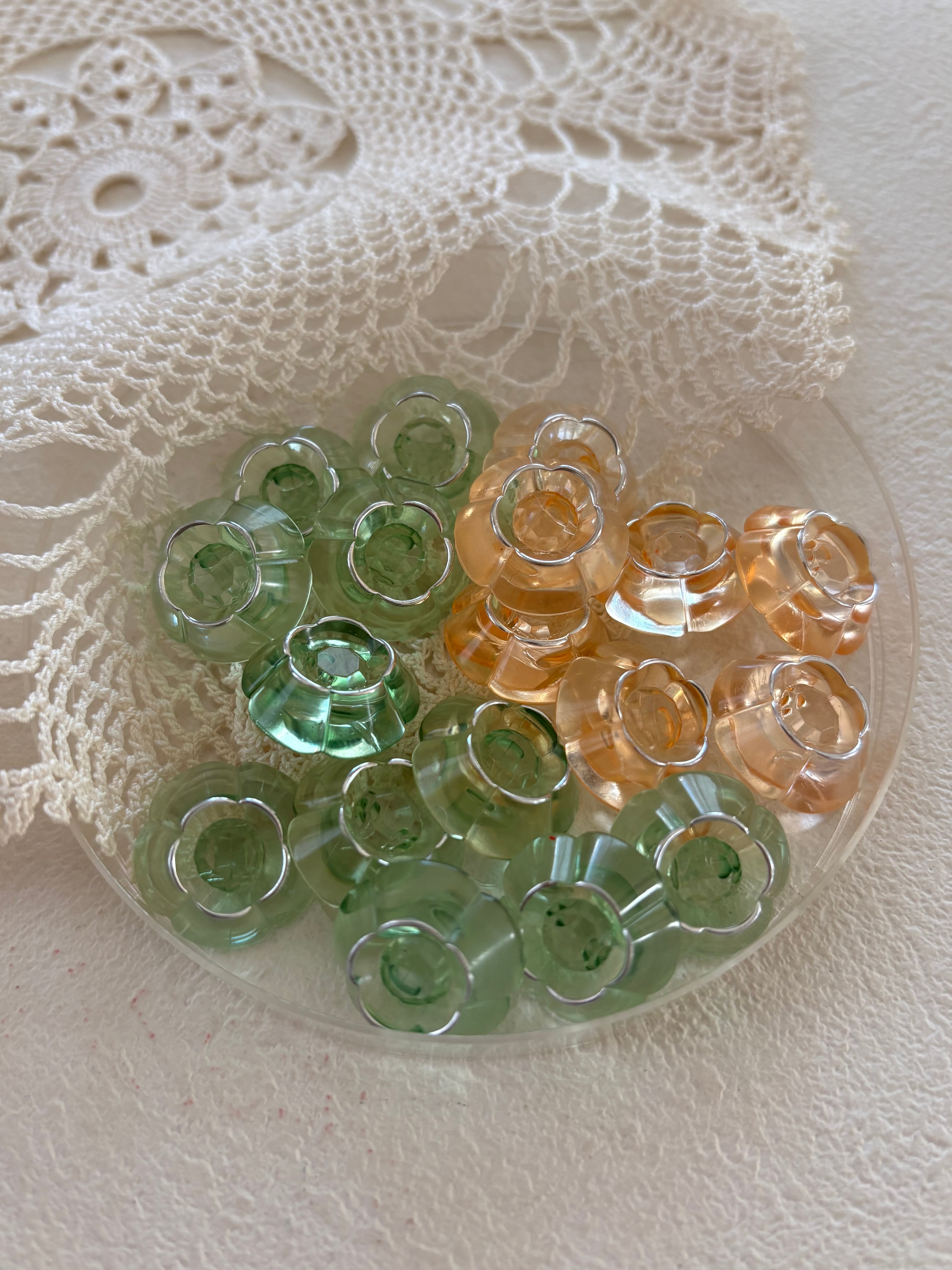 17mm Japanese Vintage ボタン フラワー 花型 クリア グリーン/オレンジピンク アクセサリーパーツ 装飾材 デコレーション材