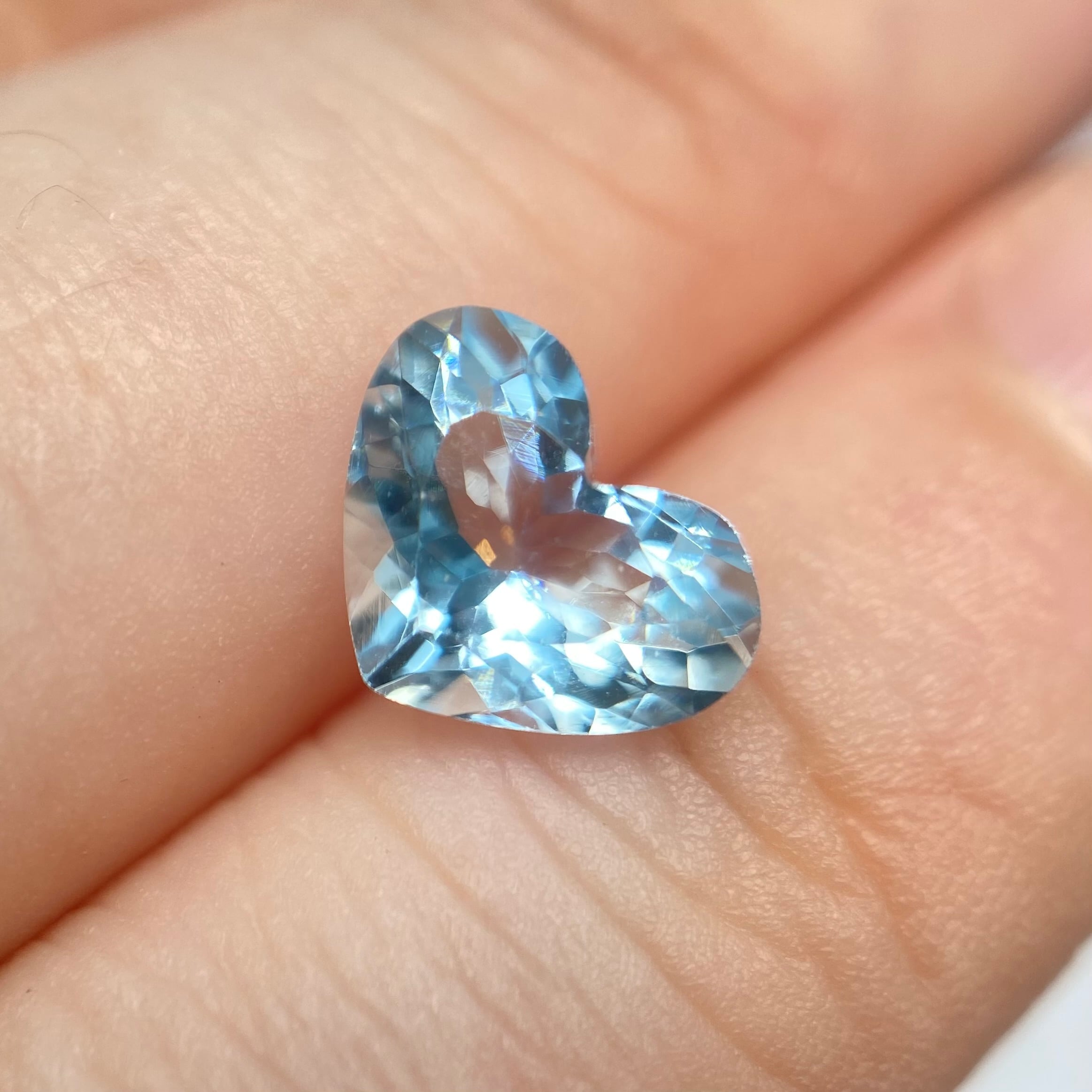 みずみずしいハートのアクアマリン