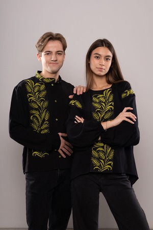 ウクライナ刺繍ヴィシヴァンカ クロスステッチ　小麦　手刺繍　ブラウス　麻　レディース・フリーサイズ