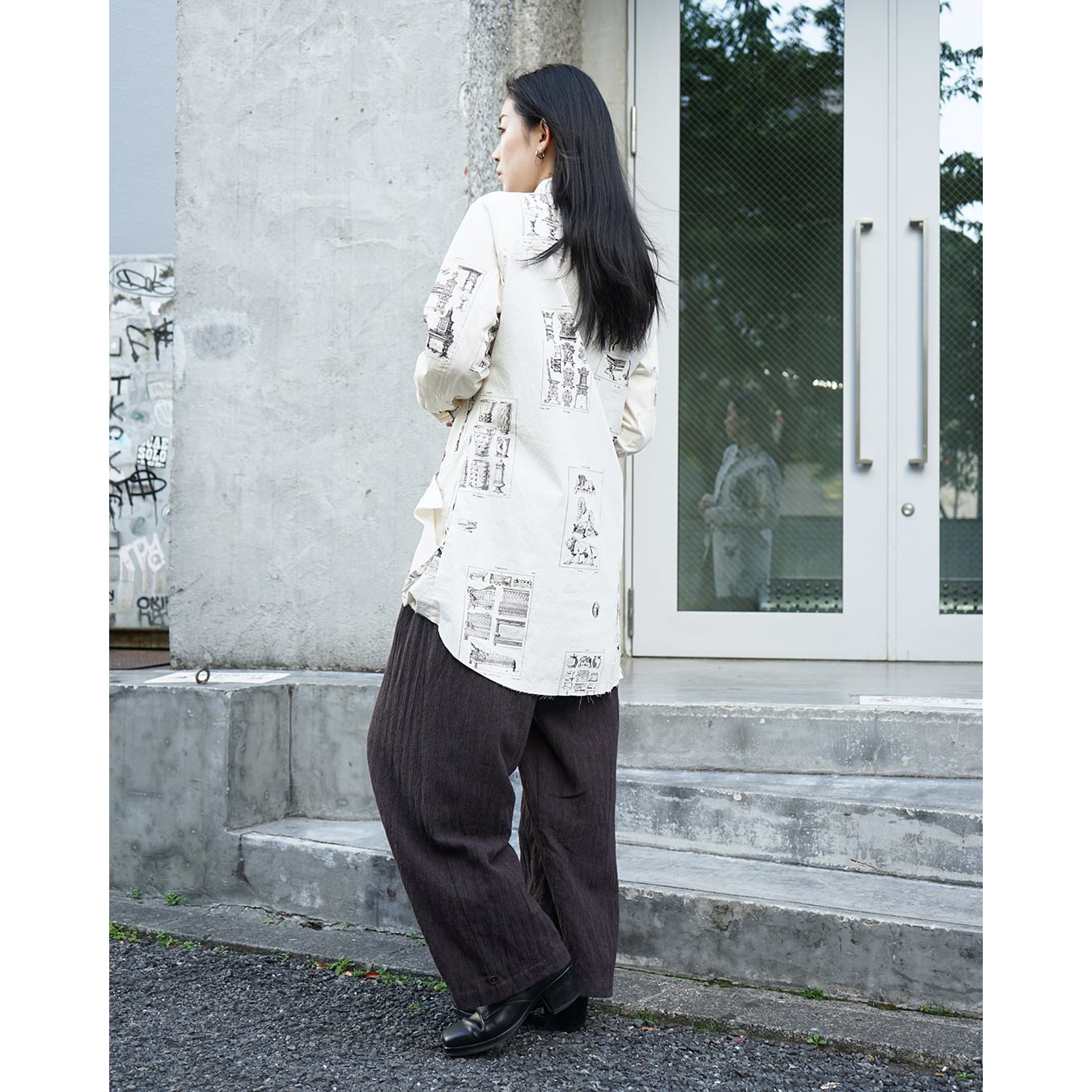 Aleksandr Manamis] (アレクサンダーマナミス) 1251593 BUTTON LEG