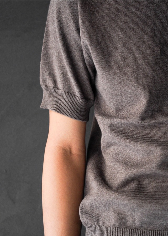 SHOOP 26SS crossed stripe v-neck / Taupe