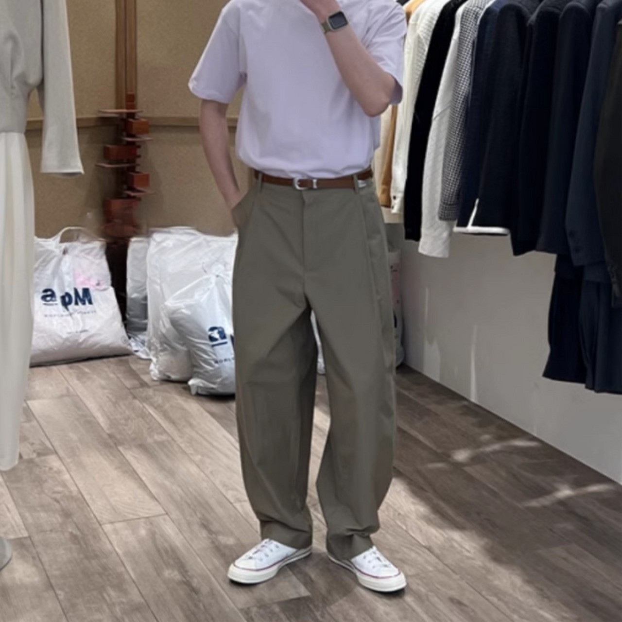 立体デザインプリーツ薄軽ルーズパンツ　0750