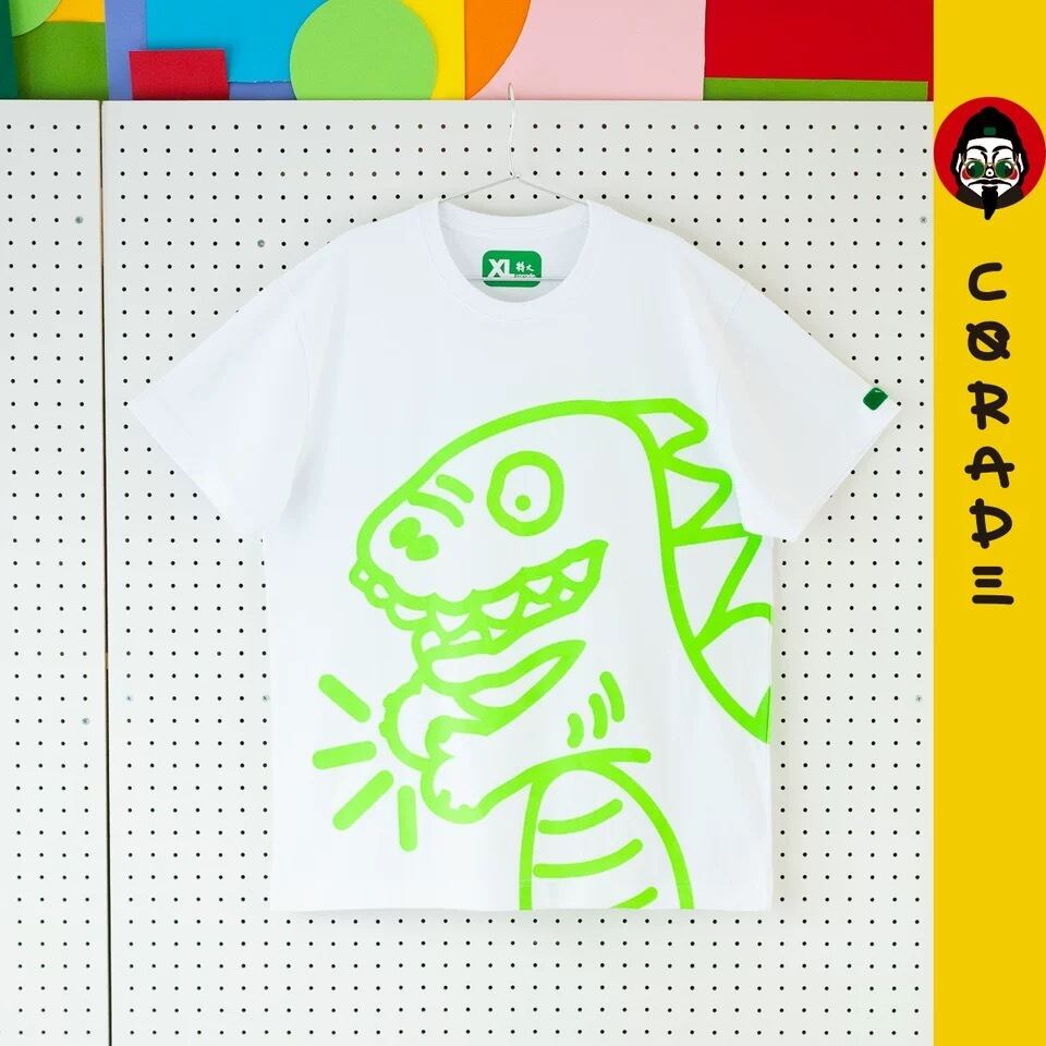 【予約販売商品】SorsorTシャツ　corade夜光恐竜white Tシャツ　メンズ・レディース・ユニセックス