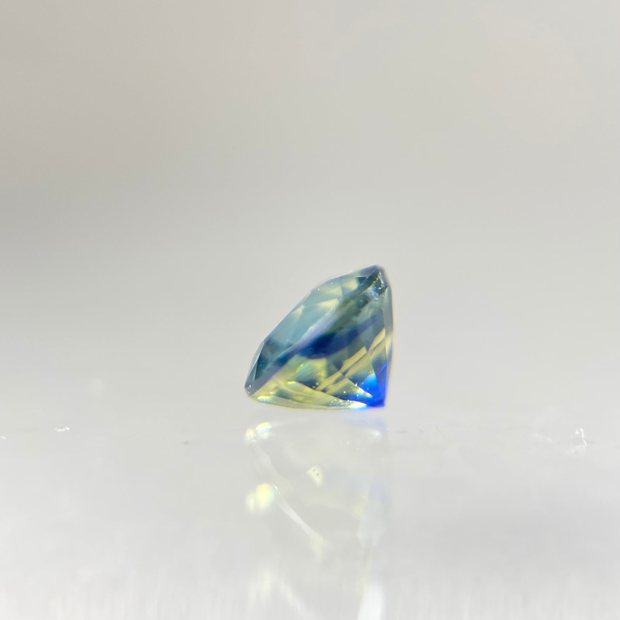 バイカラーサファイア ルース スリランカ産 0.36ct | Leticiar
