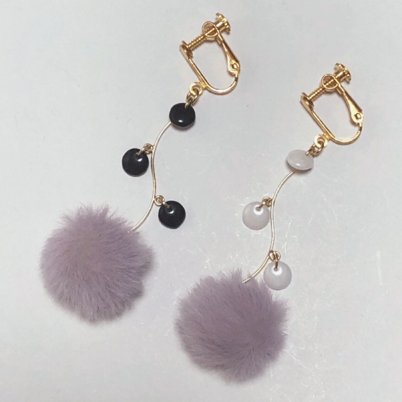 碁笥】 白黒 ファー イヤリング ピアス 囲碁アクセサリー 囲碁グッズ