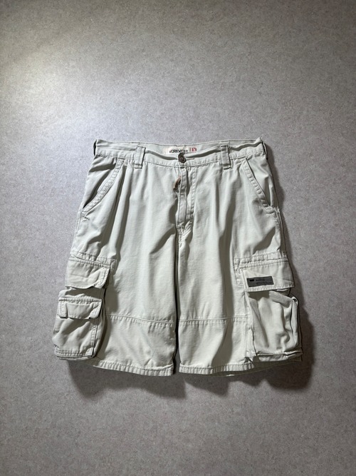 00s Levi’s cargo shorts