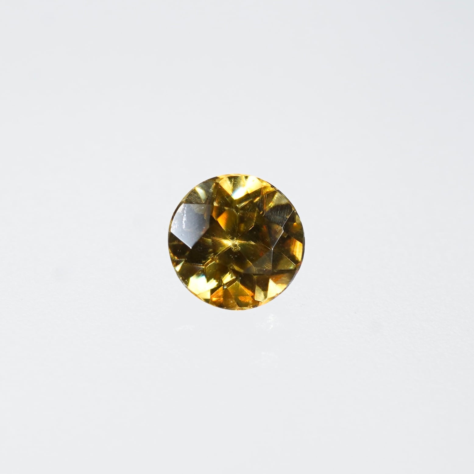 スフェーン 0.42ct《RR-4》