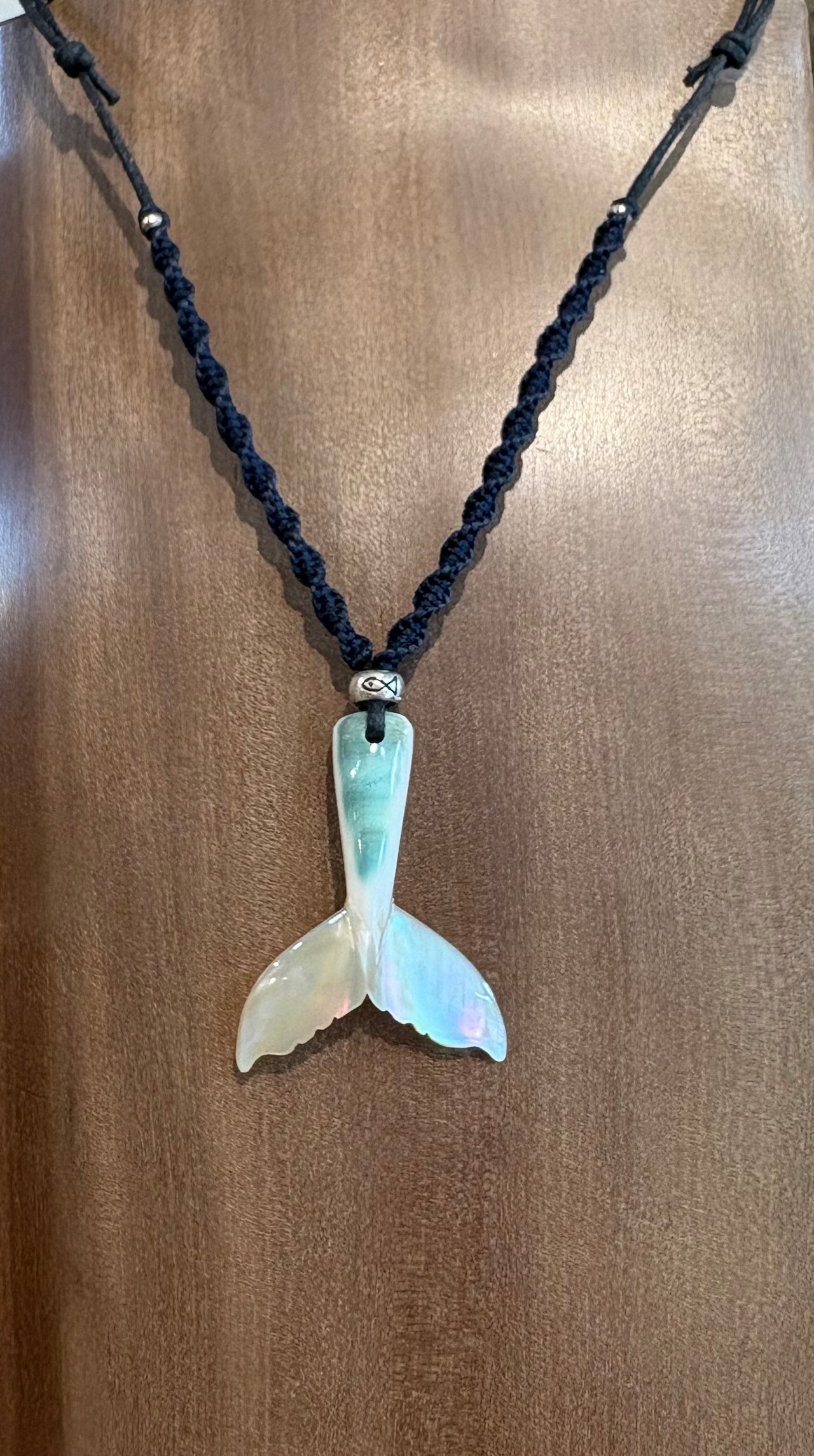 夜光貝テール紐ペンダント