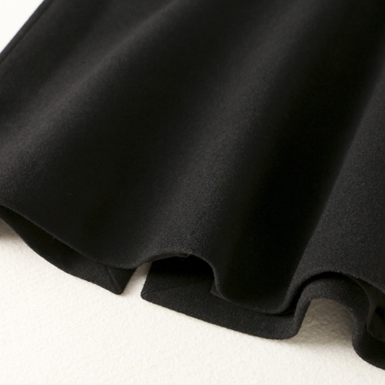 バックスリットブラックタイトスカート W00888