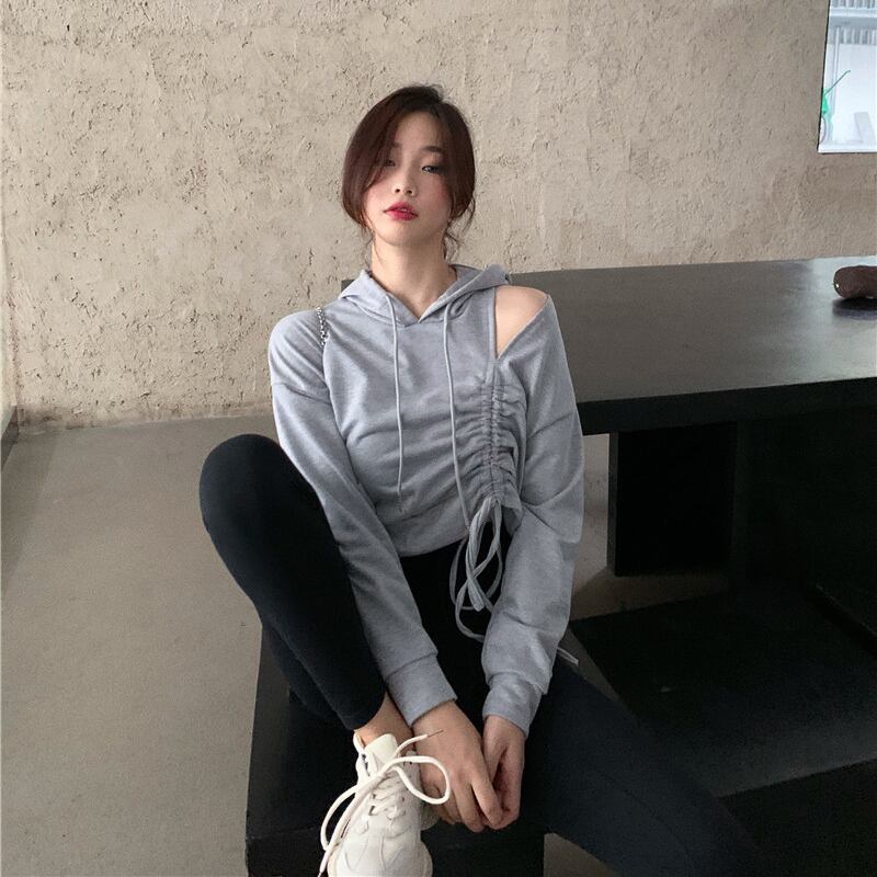 ショートホロールーズグレードローストリングプルオーバーフード付きセーターレディース2020年秋新しいオフショルダー長袖トップス ブラックストロベリース35697674523