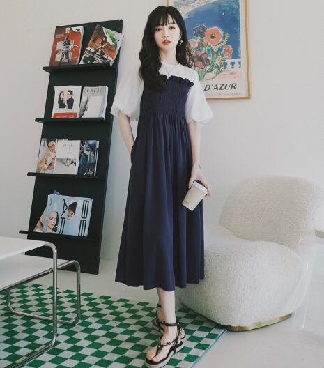 ワンピース フレアワンピース ミモレ丈 ロング丈 袖あり 半袖 ボリューム袖 パフスリーブ ラウンドネック 襟なし Aライン シフォン ギャザー フリル 切り替えデザイン ドッキング 透け感 異素材MIX かわいい きれいめ シンプル カジュアル 上品 おしゃれ レトロ エキゾチック 大人可愛い 大人女子 こなれ感 ラブリー キュート ガーリー 個性的 エレガント 存在感 抜け感 無地 春 夏 レディース 女性用 学生 通学 デート お出かけ 女子会 休日 普段使い 韓国 モテ S M L XL 紺