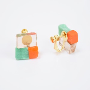 【花窓】イヤリングL　オレンジ×パステルグリーン×クリア