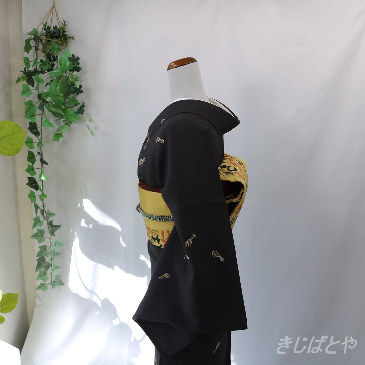 正絹 黒地にひょうたんの飛び柄 袷 | きじばとや