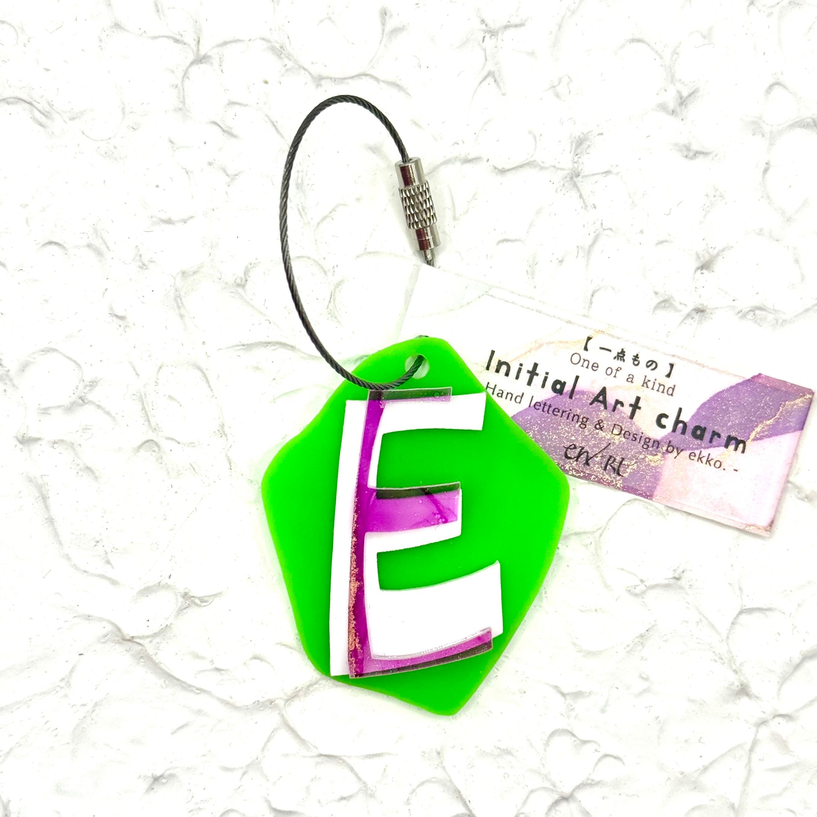 グロス♢イニシャルチャーム [ E ] Pink × White × Lime green
