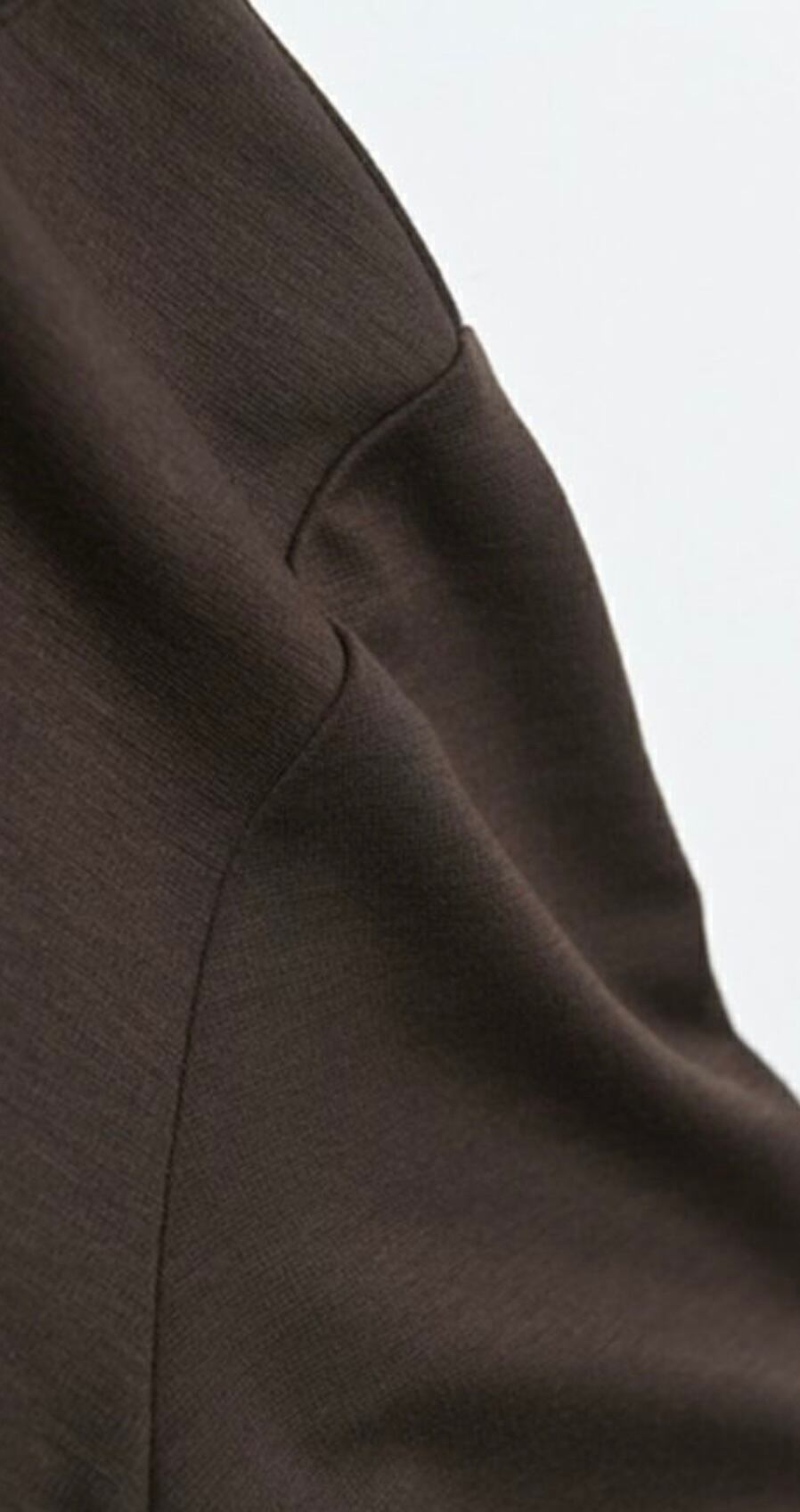 【新品】akane メッシュネック　プルオーバー 28b1604f2caa730a1c48063c2226cc