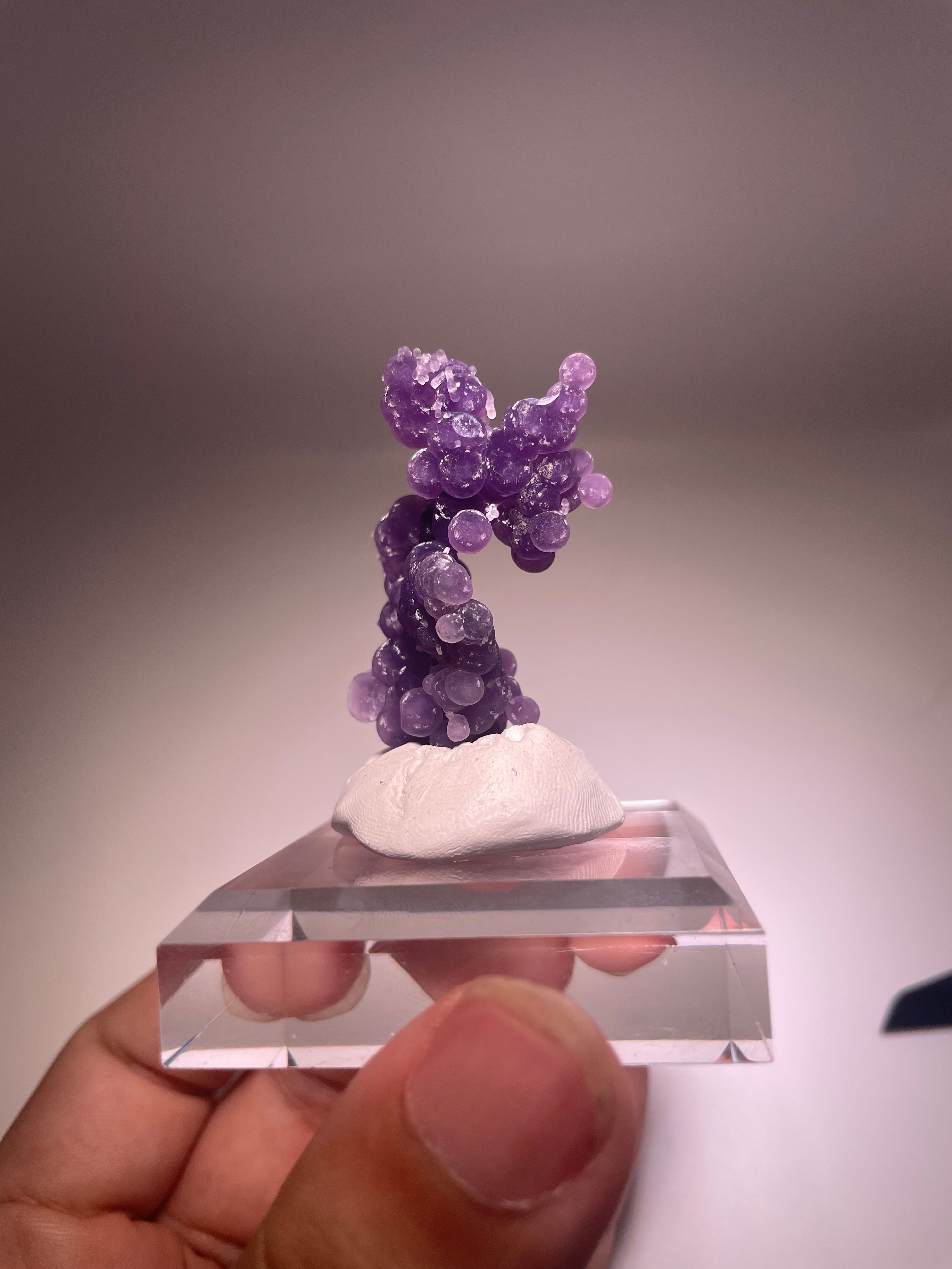 インドネシア産グレープアゲート(カルセドニー)縦46.7mm×横最大26.7mm