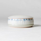 ［鈴木 まどか］15   安南彫花紋蓋物（平）