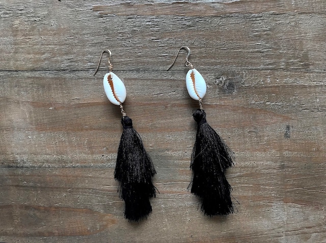 【14kgf】Shell×tassel earrings(black)