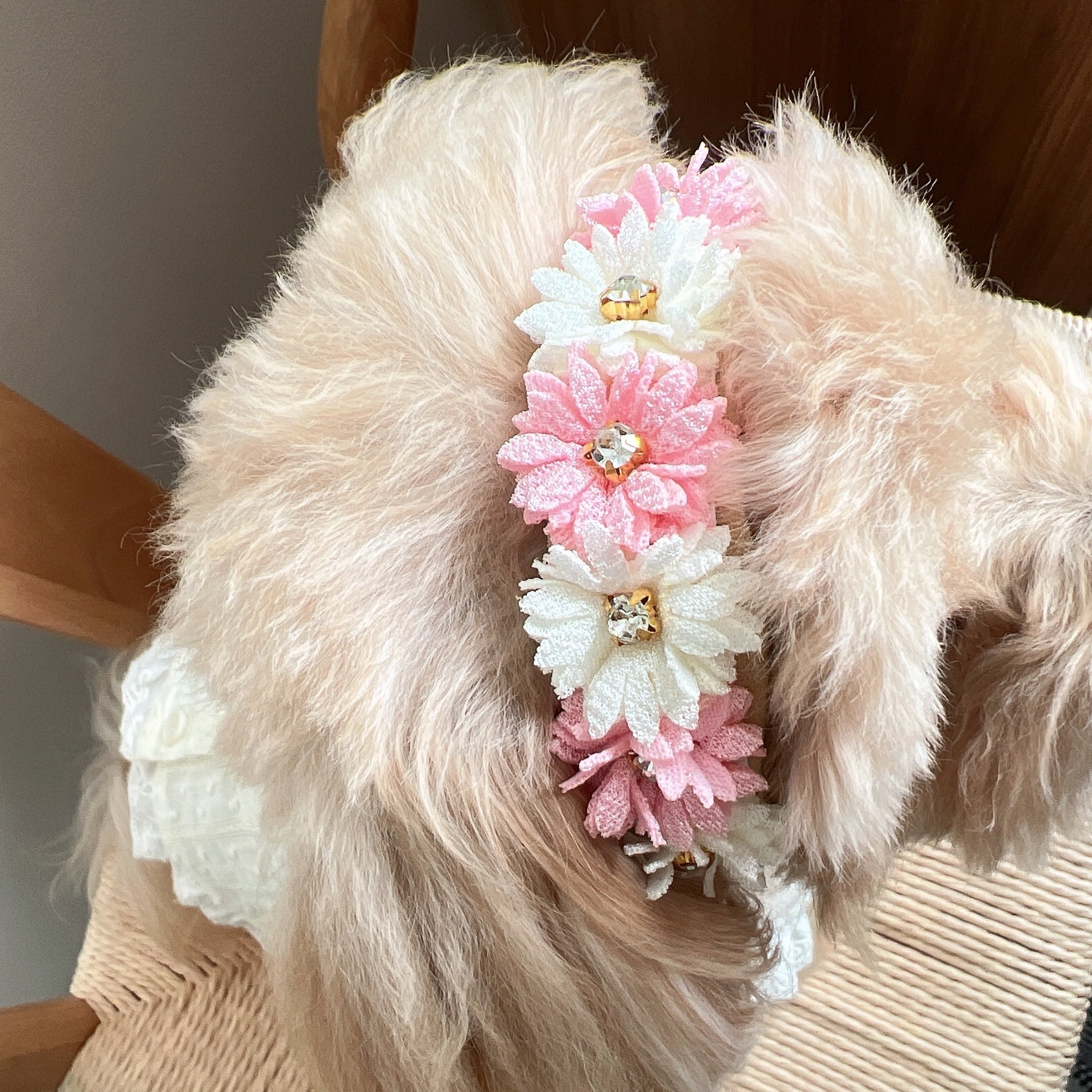 小さなお花がなら並んだヘアバンド&チョーカー