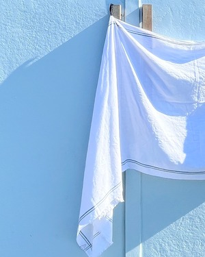 手織りカディのビーチタオル《ブルーとグリーンのライン》