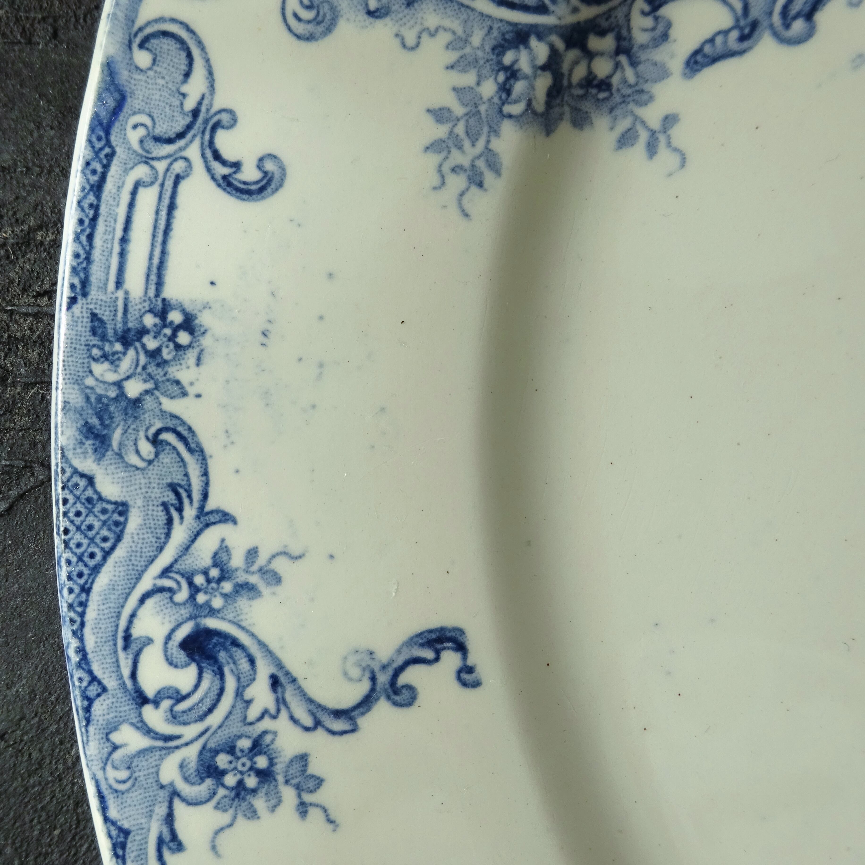 BFK Boch Frères Keramis  modèle《DAUPHIN》assiette plate (C)