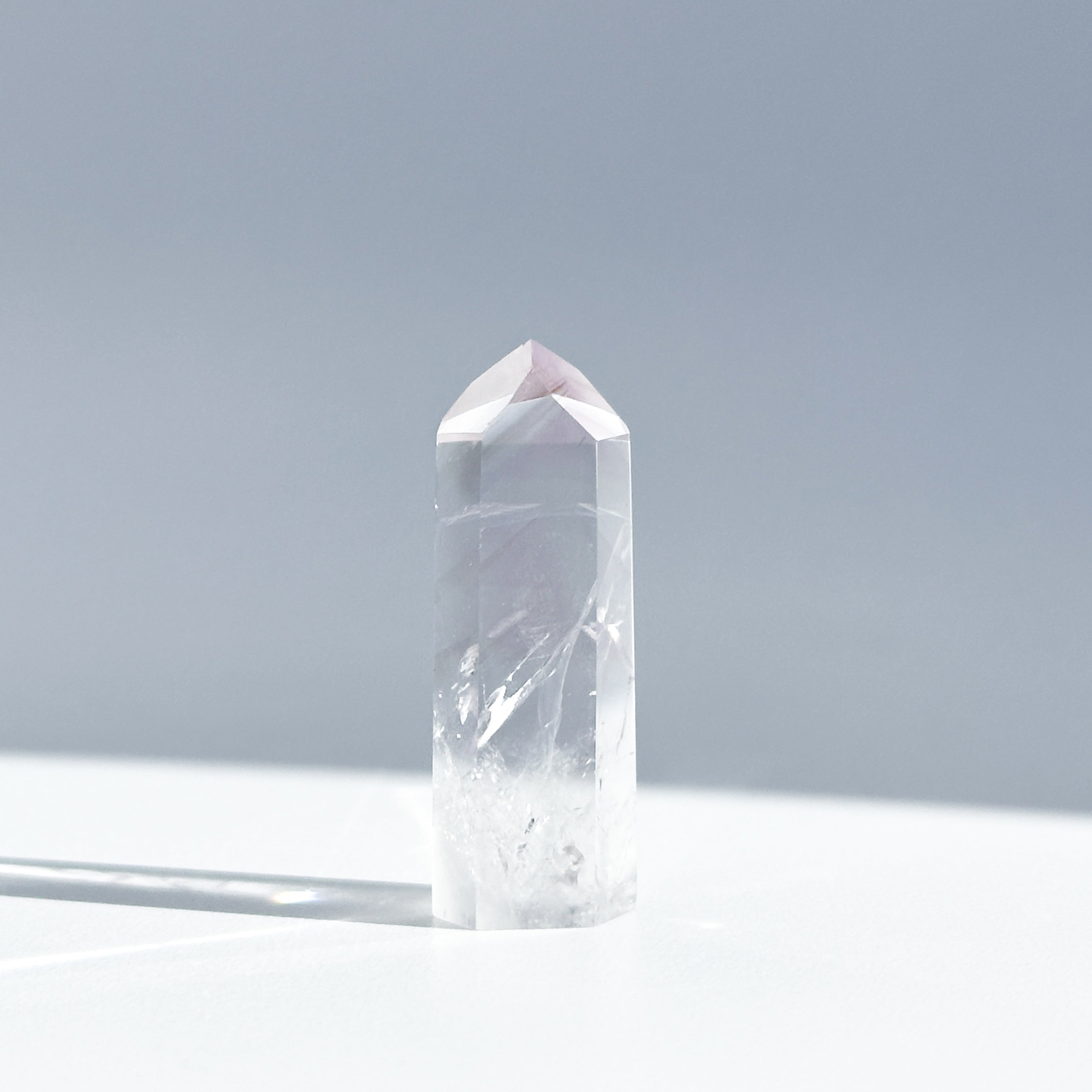 蛍光◎バイーア産パウエライトアメジスト タワー型12◇Powellite Amethyst◇ 天然石・鉱物・パワーストーン