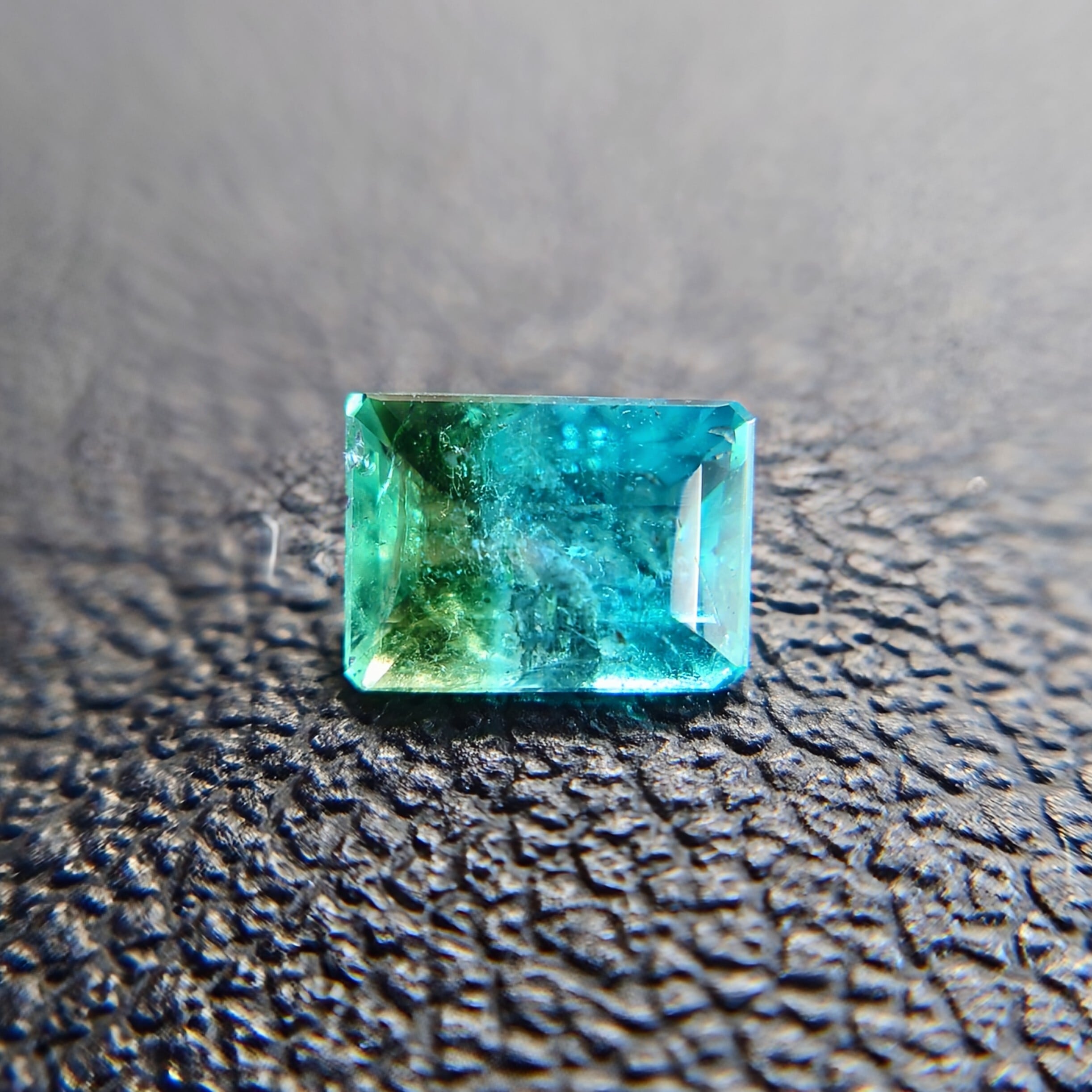 極希少 Paraiba Tourmaline Brazil【Zoned Greenish Blue＆Green】0.26