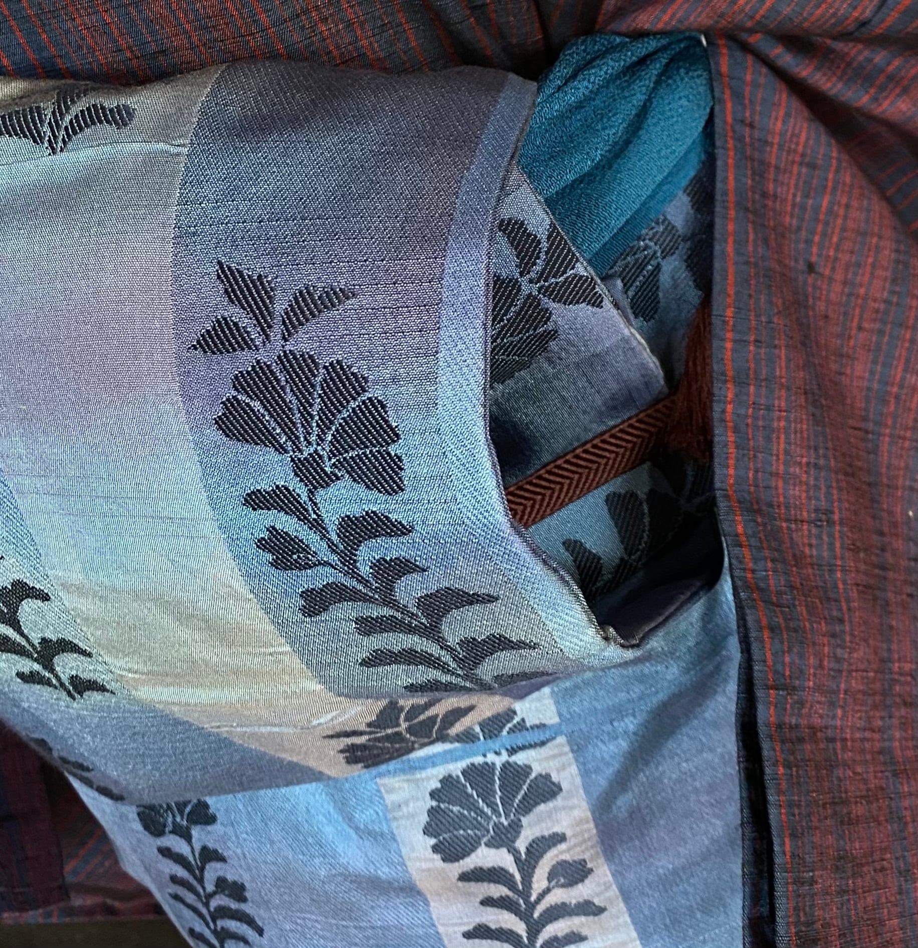 深い青の紬の帯〉未使用に近い 名古屋帯 縞 草花模様 織り出し | 和